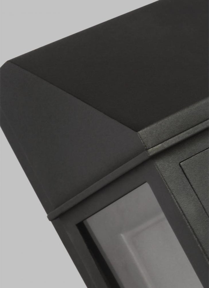 Hingham Medium Outdoor Wall Lantern