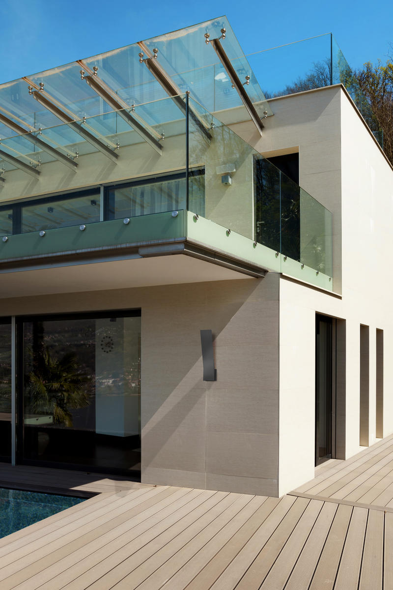 Nevis 18-in Graphite LED Exterior Wall Sconce