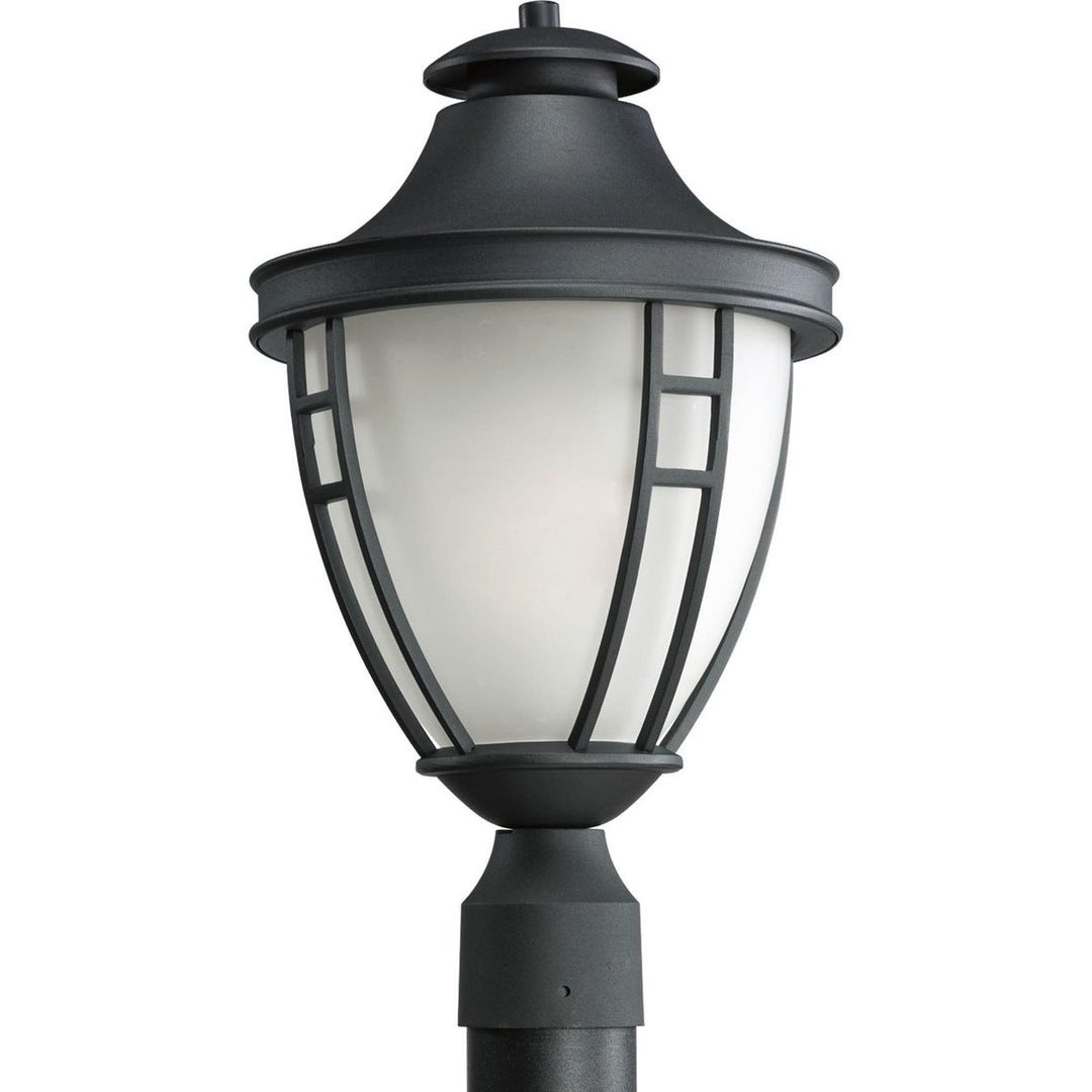 P5402-31 1-100W MED LARGE POST LANTERN