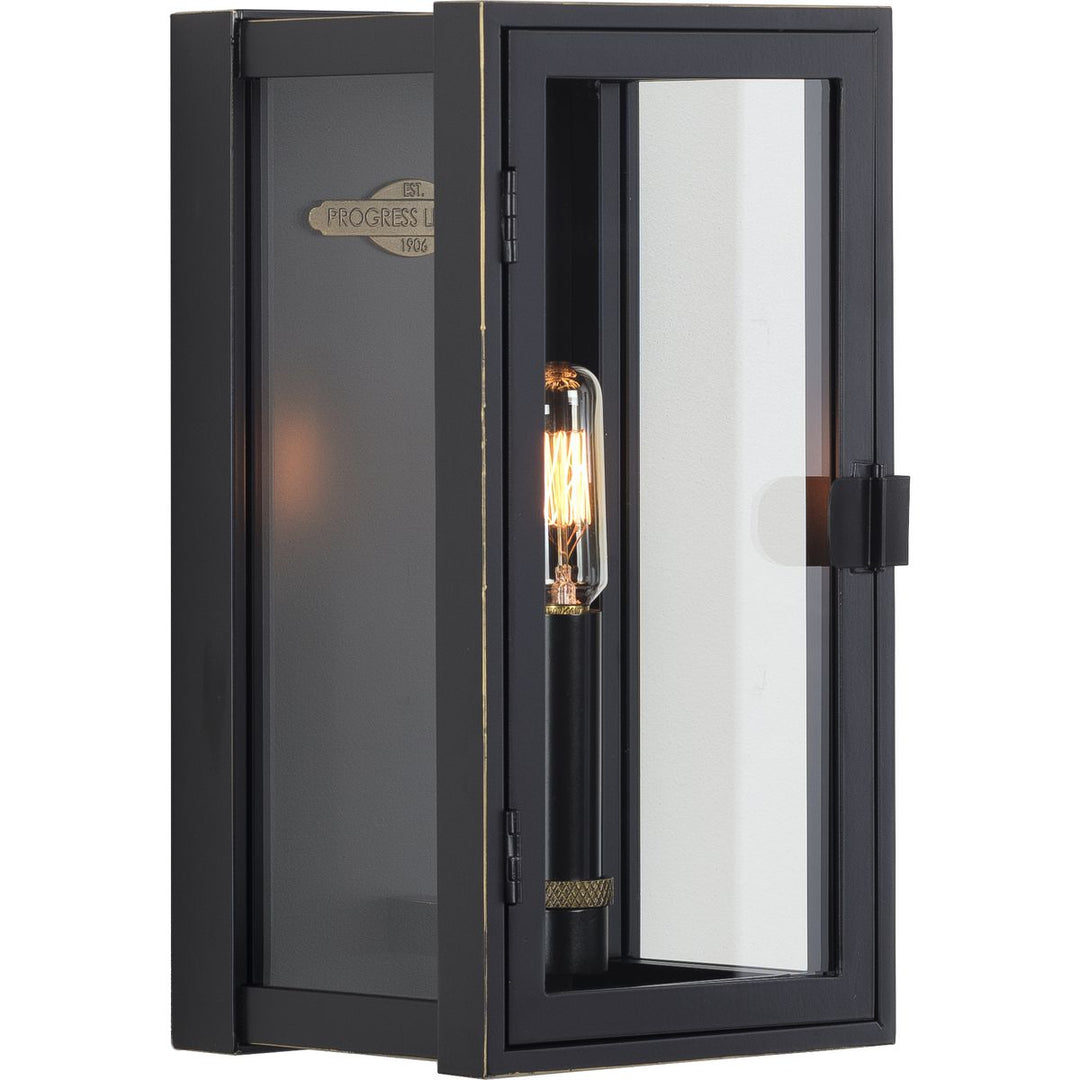 P560267-108 1-60W CAND WALL LANTERN