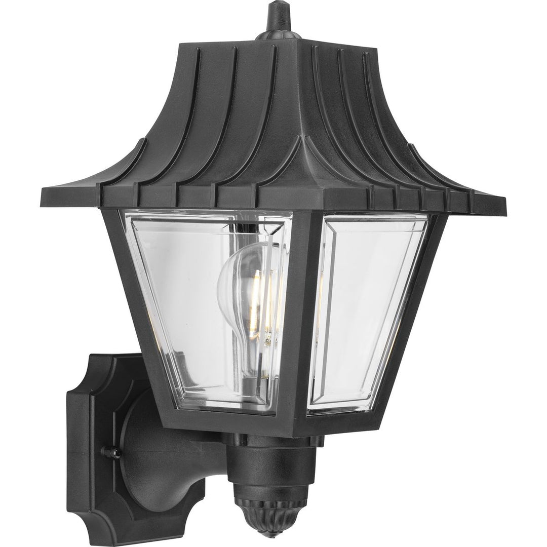 P5814-31 1-60W MED WALL LANTERN