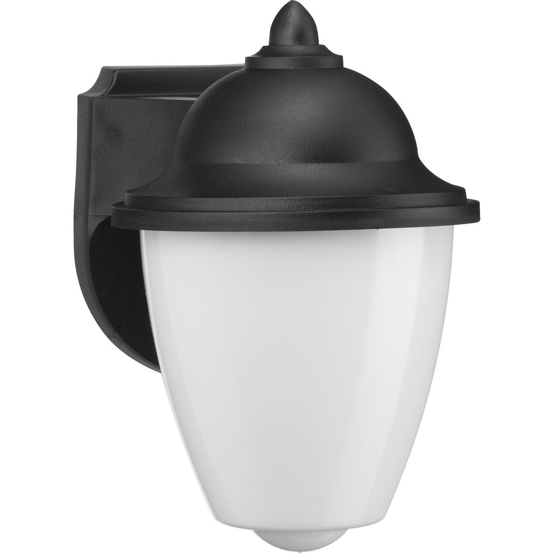 P5844-31 1-60W MED WALL LANTERN