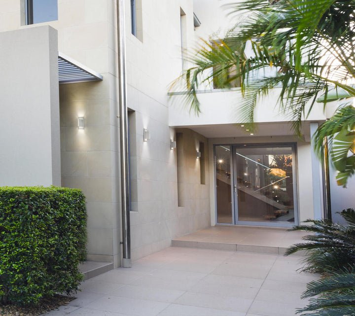 Vista 9-in Brushed Nickel LED Exterior Wall Sconce