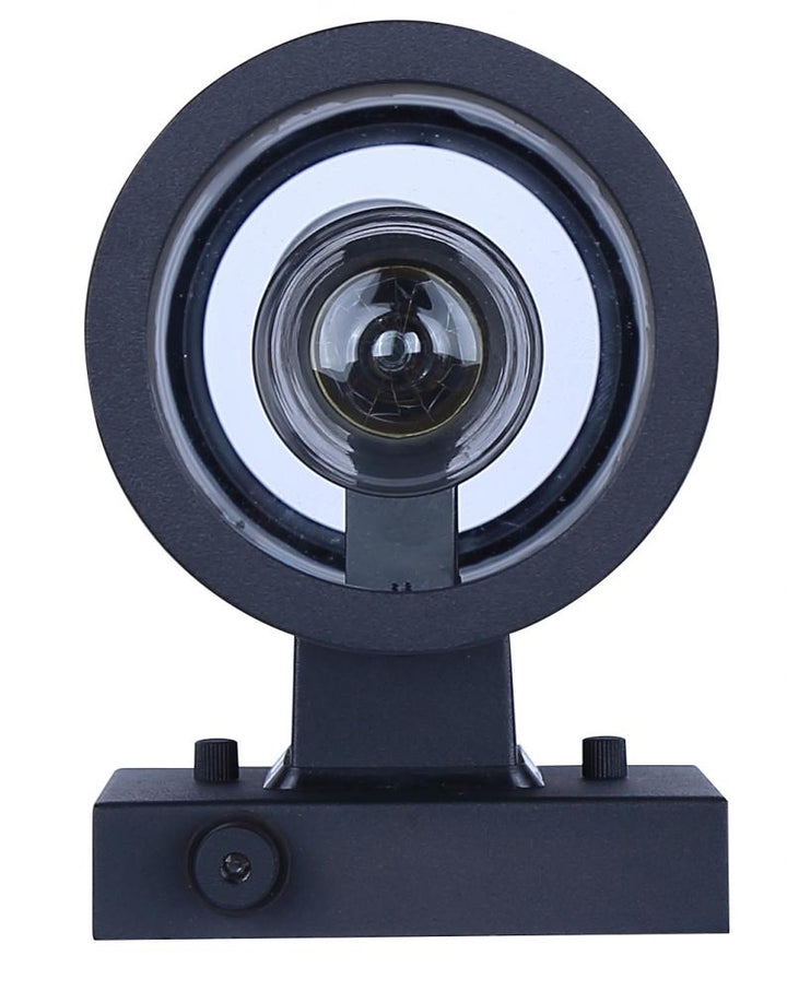 Braxton Outdoor Light