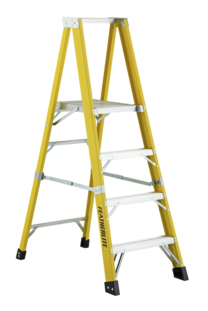 4&#39; Fiberglass Step Ladder Type IA 300 Load Capacity (lbs)